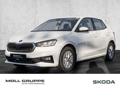Neu Skoda Fabia Selection 116 PS (85 kW) 2025 Moonweiß perleffekt Limousine