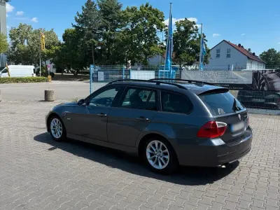 Gebraucht BMW 320 163 PS (119 kW) 2005 Grau Kombi