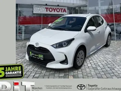 Gebraucht Toyota Yaris Comfort 72 PS (52 kW) 2022 Super white 2 Kleinwagen