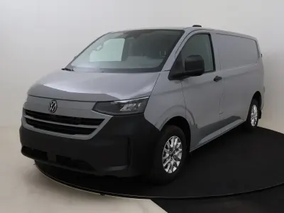 Neu VW T7 150 PS (110 kW) 2026 Grau (stone grey) Van
