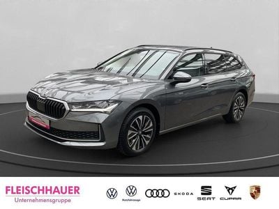 Gebraucht Skoda Superb Selection 150 PS (110 kW) 2025 Grau Kombi