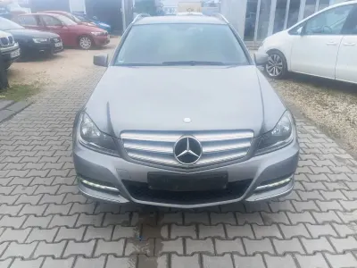 Gebraucht Mercedes C180 156 PS (114 kW) 2012 Silber Kombi