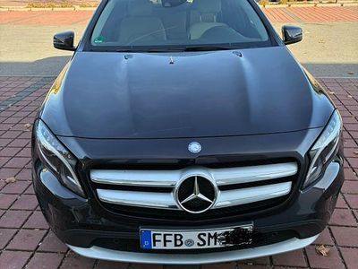 Second-hand Mercedes GLA200 Style 156 CP (114 kW) 2014 Negru SUV