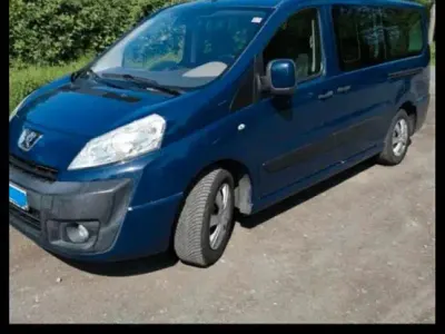 Gebraucht Peugeot TePee 136 PS (100 kW) 2010 Blau Van / Kleinbus