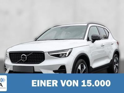 Gebraucht Volvo XC40 Plus 197 PS (144 kW) 2023 Weiß metallic SUV