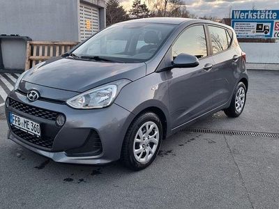 Gebraucht Hyundai i10 67 PS (49 kW) 2017 Grau Kleinwagen