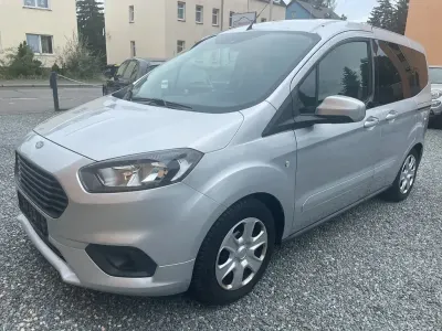 Gebraucht Ford Tourneo Courier Ambiente 101 PS (74 kW) 2019 Silber Van / Kleinbus