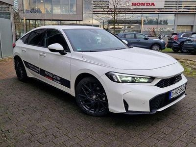 Platinum white (weiß) Gebraucht 2025 Honda Civic Advance Limousine | 38.980 € (Etwas zu teuer)