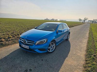 Gebraucht Mercedes A200 Urban 136 PS (100 kW) 2015 Blau Limousine