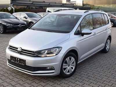 Gebraucht VW Touran Comfortline 122 PS (89 kW) 2022 Reflexsilber metallic Van / Kleinbus