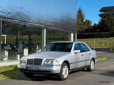 Usata Mercedes C180 Elegance 122 CV (89 kW) 1997 Argento Berlina