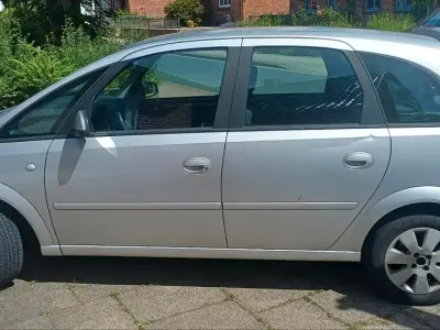 Gebraucht Opel Meriva 101 PS (74 kW) 2003 Silber Van / Kleinbus