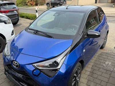 Usata Toyota Aygo 72 CV (52 kW) 2021 Blu Utilitaria