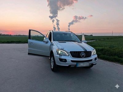Second-hand Mercedes ML320 224 CP (164 kW) 2007 Argintiu SUV