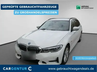Gebraucht BMW 320e Luxury Line 204 PS (150 kW) 2022 Weiß Kombi
