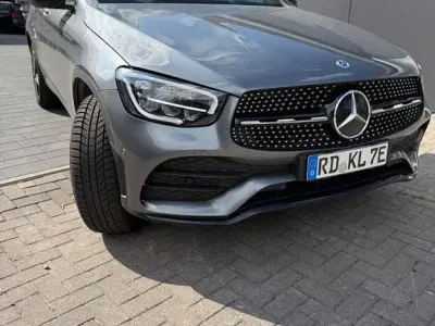 Gebraucht Mercedes GLC300e 306 PS (225 kW) 2022 Grau SUV