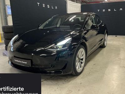 Schwarz Gebraucht 2022 Tesla Model 3 Standard Range Limousine | 29.600 € (Etwas zu teuer)