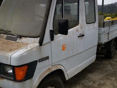 Weiß Gebraucht 1991 Mercedes T1 Van | 11.998 €