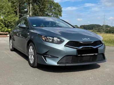 Gebraucht Kia Ceed Sportswagon Vision 136 PS (100 kW) 2023 Grau Kombi