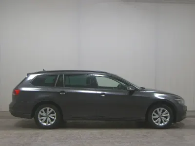 Gebraucht VW Passat 150 PS (110 kW) 2022 Grau Kombi