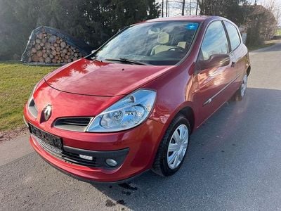 Gebraucht Renault Clio III Expression 75 PS (55 kW) 2005 Rot Kleinwagen