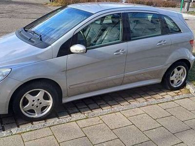 Mercedes B180