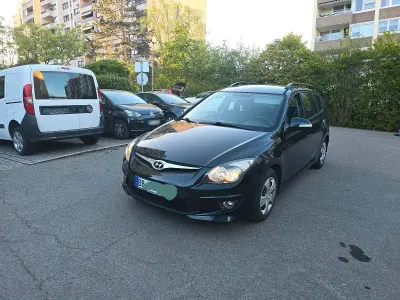 Gebraucht Hyundai i30 109 PS (80 kW) 2011 Schwarz Kombi