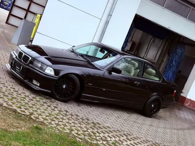 Gebraucht BMW 323 M Sport 170 PS (125 kW) 1998 Schwarz Coupé