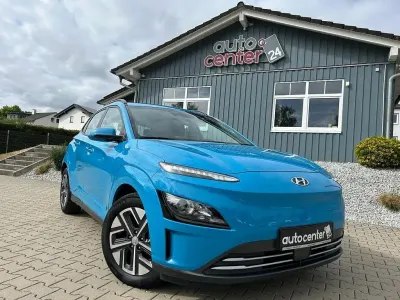 Gebraucht Hyundai Kona Select 150 kW (204 PS) 2022 Blau SUV