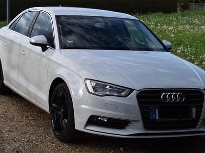 Gebraucht Audi A3 110 PS (80 kW) 2015 Weiß Limousine