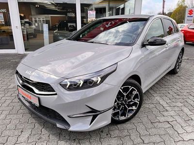 Neu Kia Ceed 140 PS (102 kW) 2025 Weiß Kleinwagen