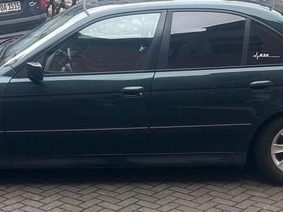 BMW 528