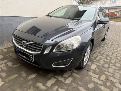 Usata Volvo V60 Momentum 215 CV (158 kW) 2012 Grigio Station wagon