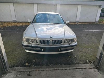 BMW 728