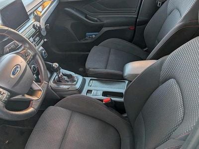 Usata Ford Focus 125 CV (91 kW) 2019 Nero Station wagon