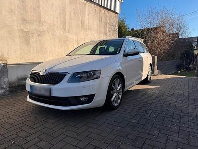 Gebraucht Skoda Octavia 150 PS (110 kW) 2014 Weiß Kleinwagen