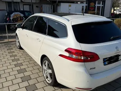 Gebraucht Peugeot 308 SW Allure 131 PS (96 kW) 2015 Weiß Kombi