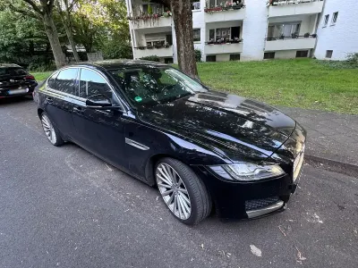 Gebraucht Jaguar XF 180 PS (132 kW) 2016 Schwarz Limousine