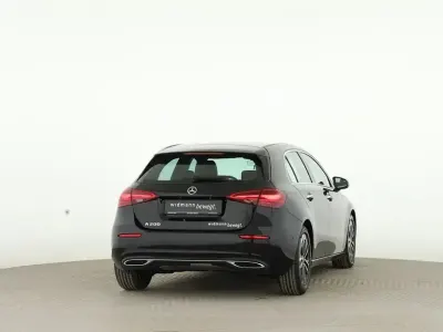 Gebraucht Mercedes A200 163 PS (119 kW) 2026 Schwarz Limousine