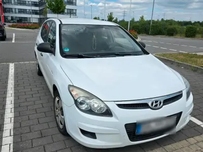 Gebraucht Hyundai i30 109 PS (80 kW) 2009 Weiß Limousine