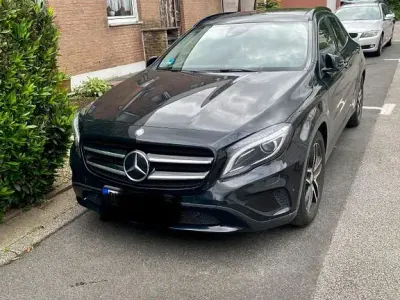 Gebraucht Mercedes GLA200 136 PS (100 kW) 2013 Schwarz SUV