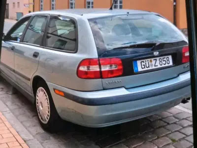 Usata Volvo V40 102 CV (75 kW) 2003 Grigio Station wagon