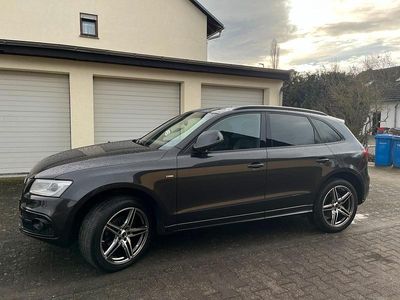 Grau Gebraucht 2014 Audi Q5 Exclusive SUV | 13.990 € (Fairer Preis)