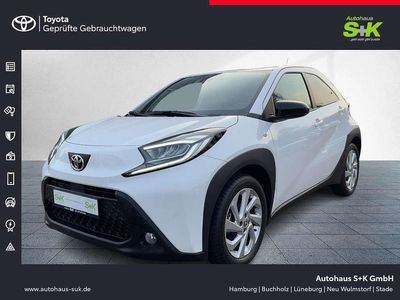 Weiß Gebraucht 2024 Toyota Aygo Active Kleinwagen | 15.480 € (Fairer Preis)
