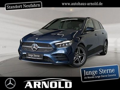 Usata Mercedes B200 AMG line 163 CV (119 kW) 2023 Blu Monovolume