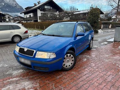 Blau Gebraucht 2009 Skoda Octavia Kombi | 1.250 €