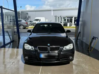 Gebraucht BMW 318 129 PS (94 kW) 2007 Schwarz Limousine
