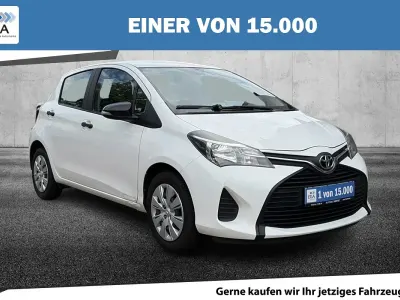 Gebraucht Toyota Yaris 69 PS (50 kW) 2015 Weiß Kleinwagen