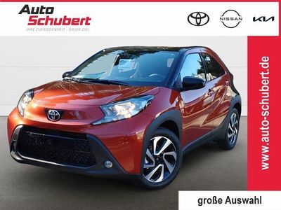 Neu Toyota Aygo X 72 PS (52 kW) 2025 3u4)/ black mica (209) (rot SUV