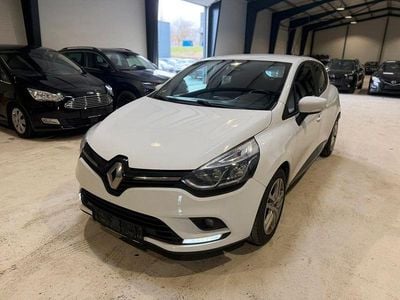 Usado Renault Clio IV Initiale Paris 90 HP (66 kW) 2018 Branco Sedan